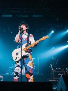 白头并非雪可替相识已是上上签